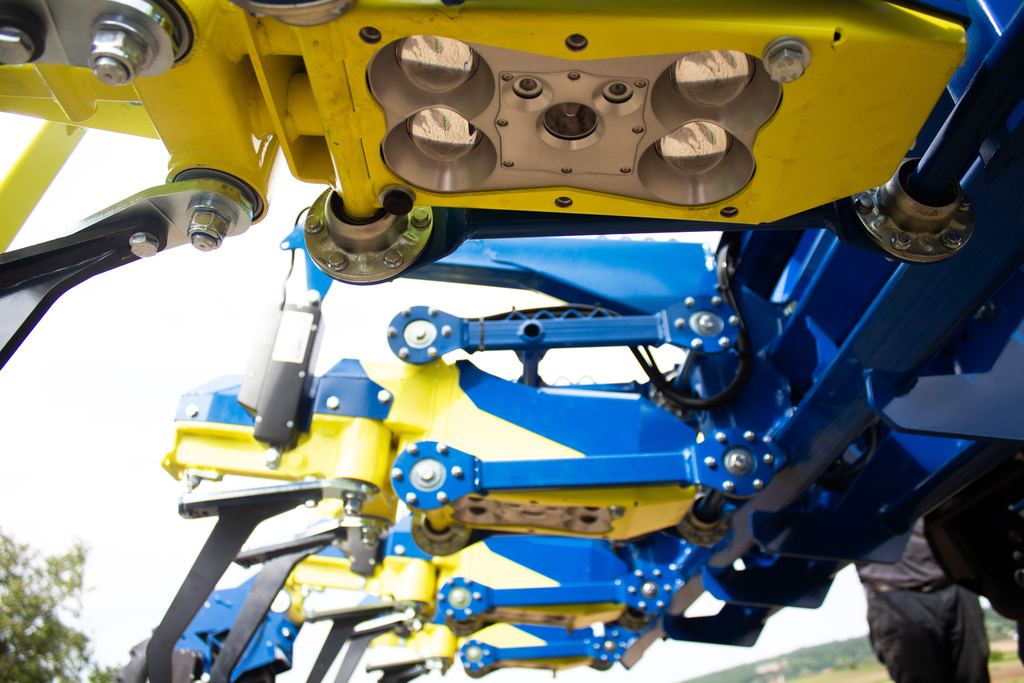 AROW camera unit above the in-row blades