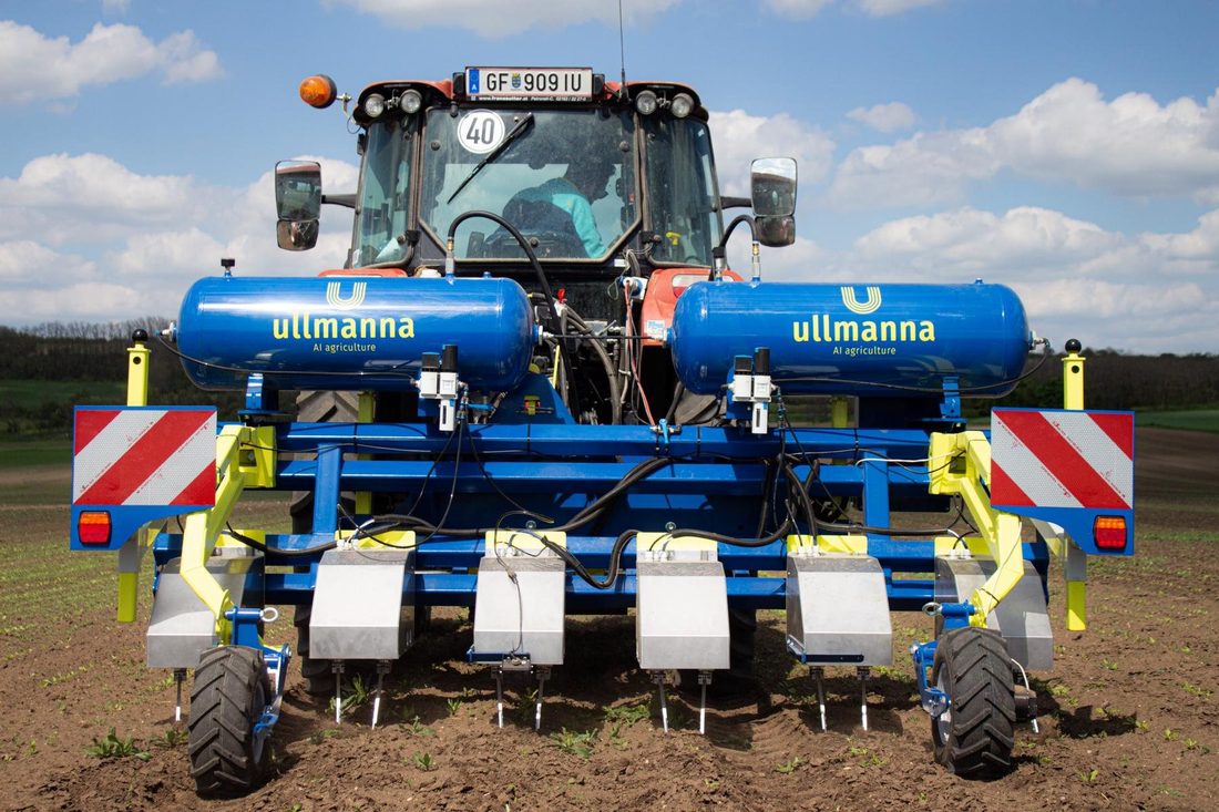 Revolutionizing Agriculture: Ullmanna's AI-driven Weeding Solution